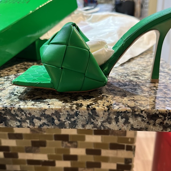 🔥🔥Authentic Bottega Veneta shoes🔥🔥women 10.5 3’inch heel “New with 🏷️” - Picture 5 of 13